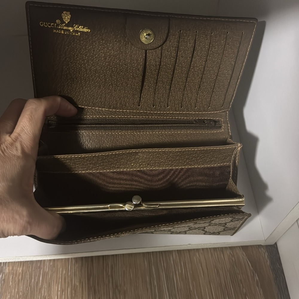 Authentic Gucci wallet - Picture 6 of 6